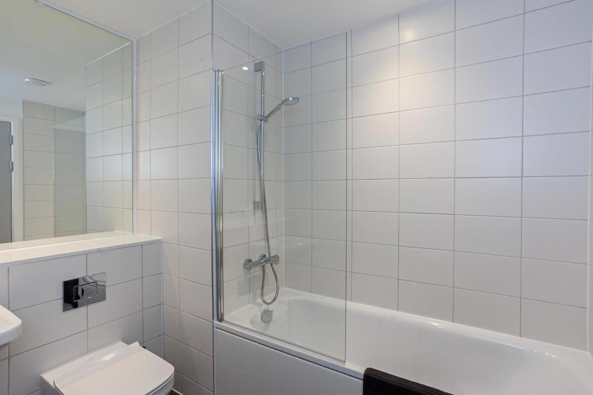 Spacious 2 Bed Apartment In Central マンチェスター エクステリア 写真