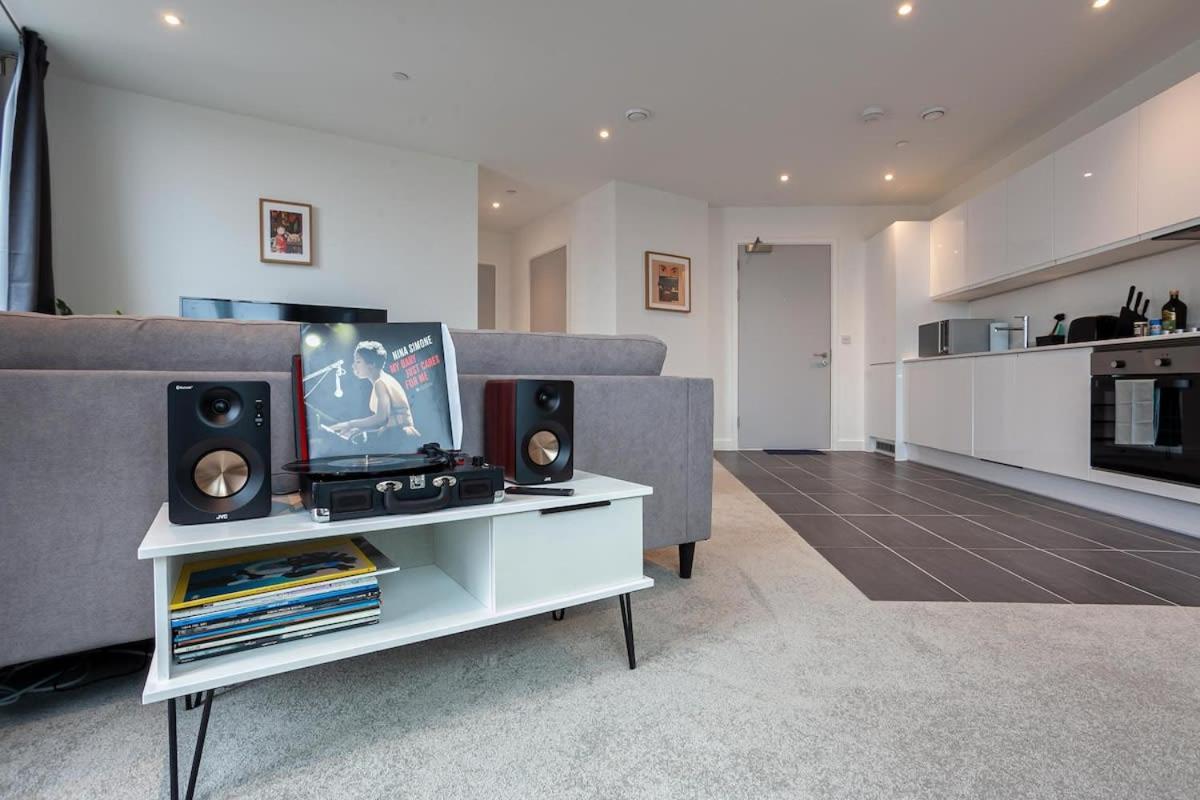 Spacious 2 Bed Apartment In Central マンチェスター エクステリア 写真