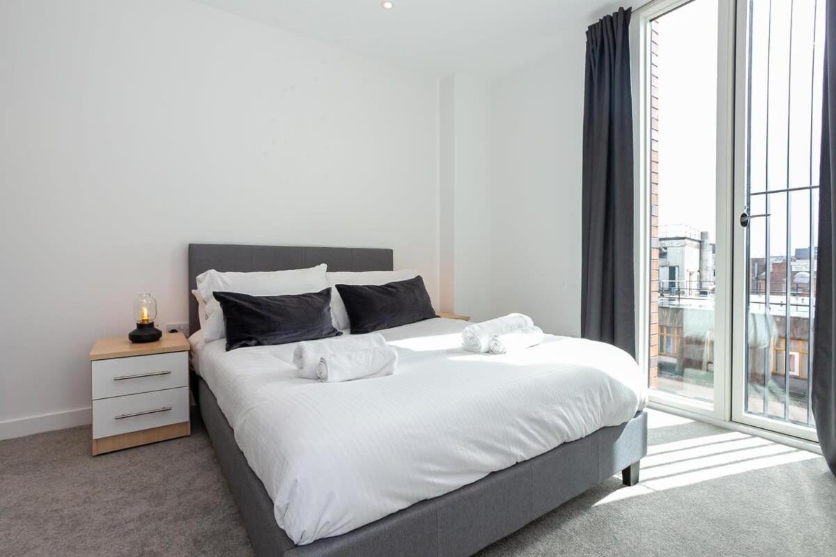 Spacious 2 Bed Apartment In Central マンチェスター エクステリア 写真