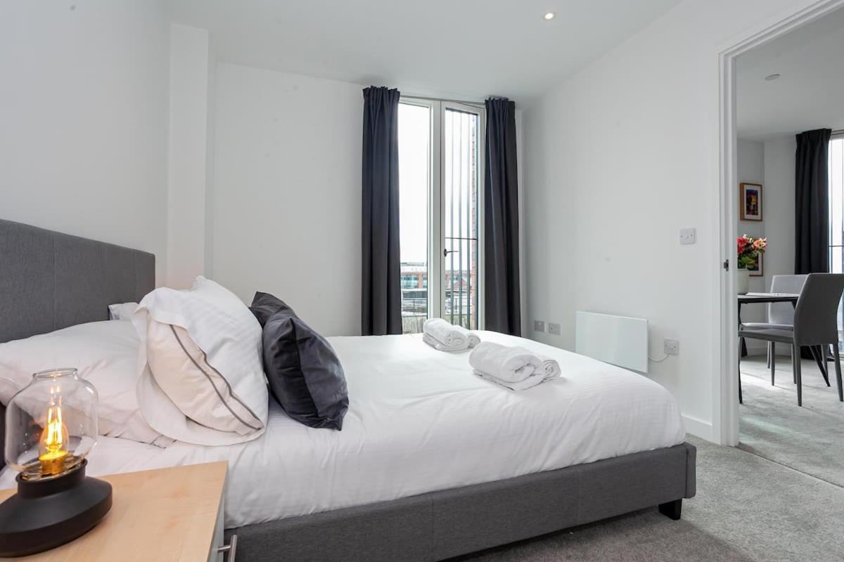 Spacious 2 Bed Apartment In Central マンチェスター エクステリア 写真