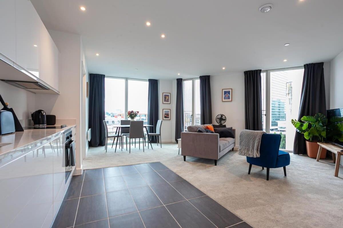 Spacious 2 Bed Apartment In Central マンチェスター エクステリア 写真